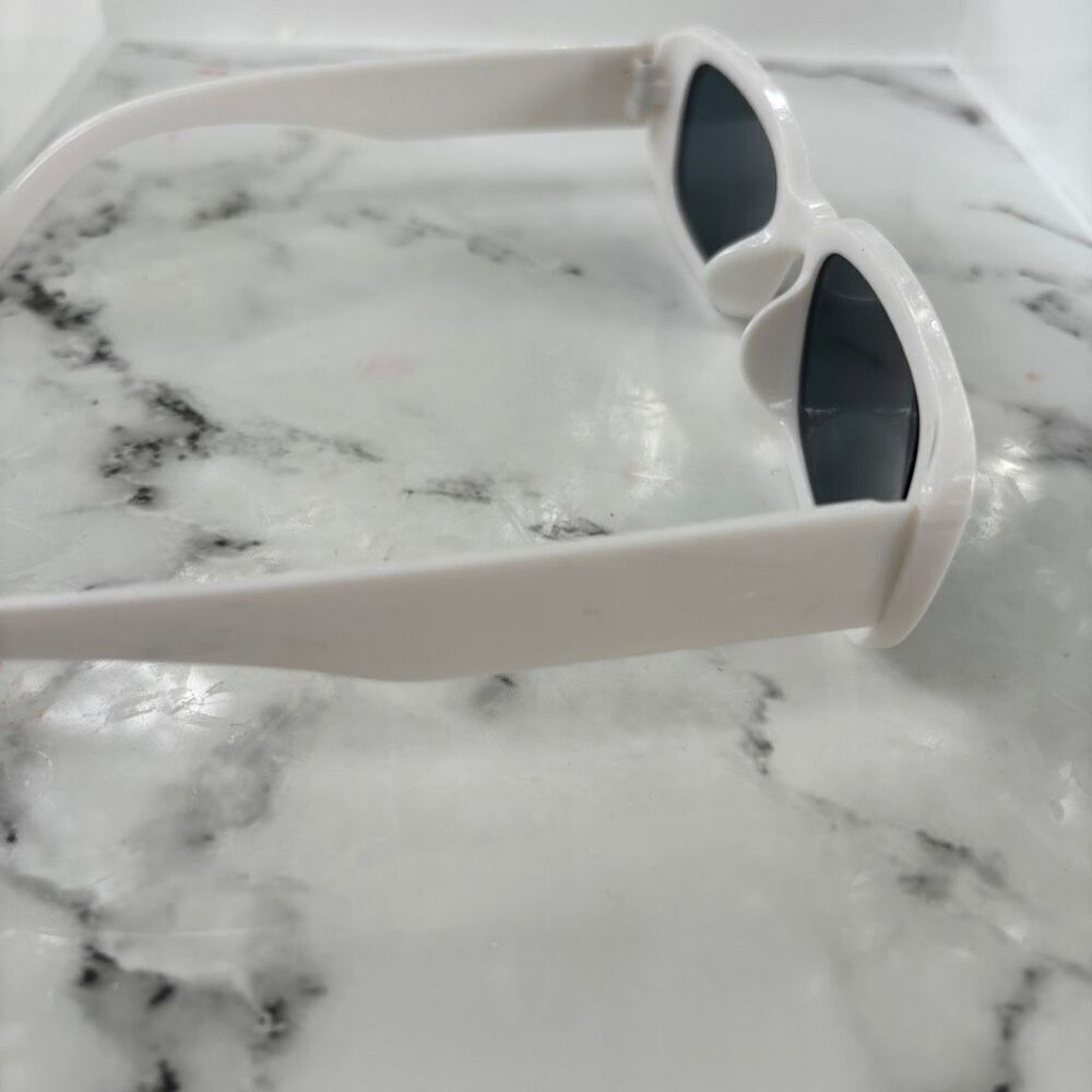 Unisex White Frame Rectangular Lens Full Rim Retro Sunglasses OS - Picture 4 of 6